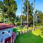 Hotel Queen's Park Goeynuek 5*
