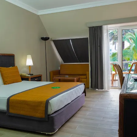 Queen's Park Goynuk 5* קמר