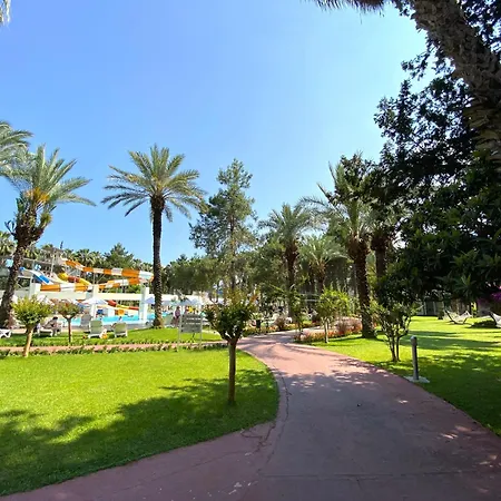 Hotel Queen's Park Goeynuek Kemer