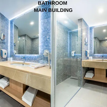 Hotel Queen's Park Goeynuek