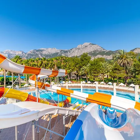 Ξενοδοχείο Queen's Park Goeynuek 5*