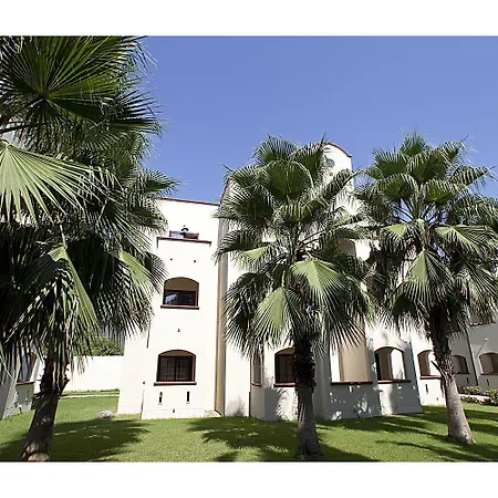 Hotel Queen's Park Goeynuek