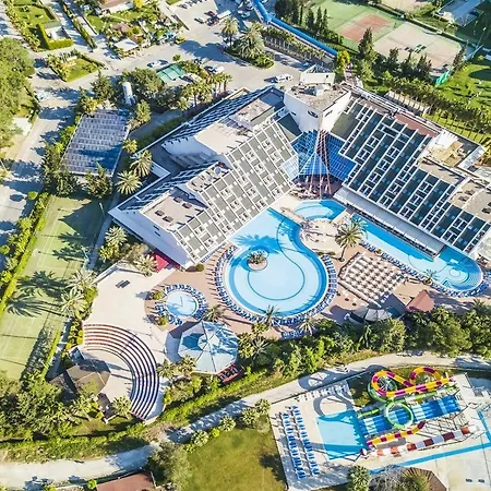 Queen's Park Goeynuek