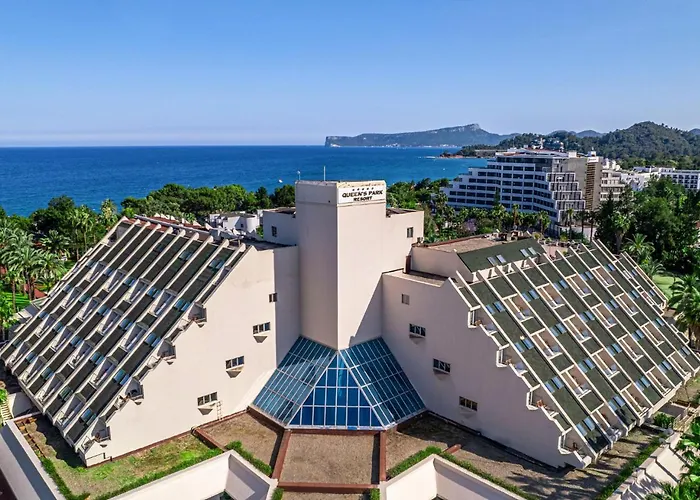 Hotel Queen's Park Goeynuek Kemer