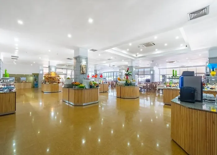 Hotel Queen's Park Goeynuek Kemer