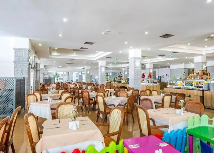 Queen's Park Goeynuek Hotel Kemer