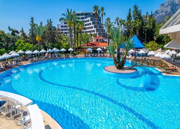 Hotel Queen's Park Goeynuek Kemer