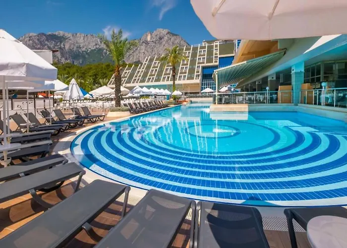 Queen's Park Goeynuek Hotel 5*