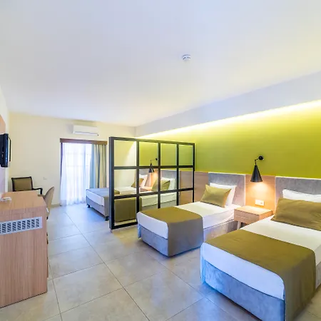 Queen's Park Goeynuek Hotel 5*