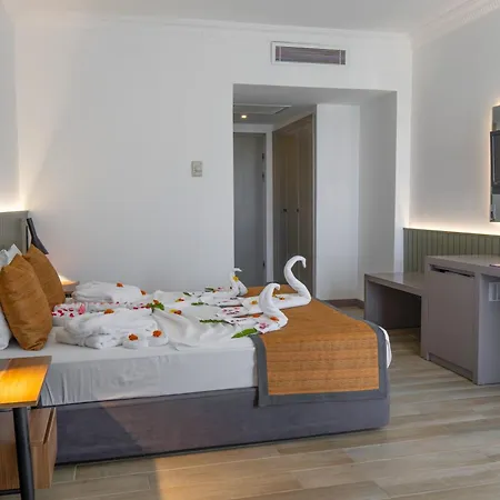 Hotel Queen's Park Goynuk