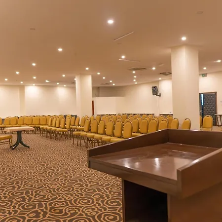 Hotel Queen's Park Goynuk