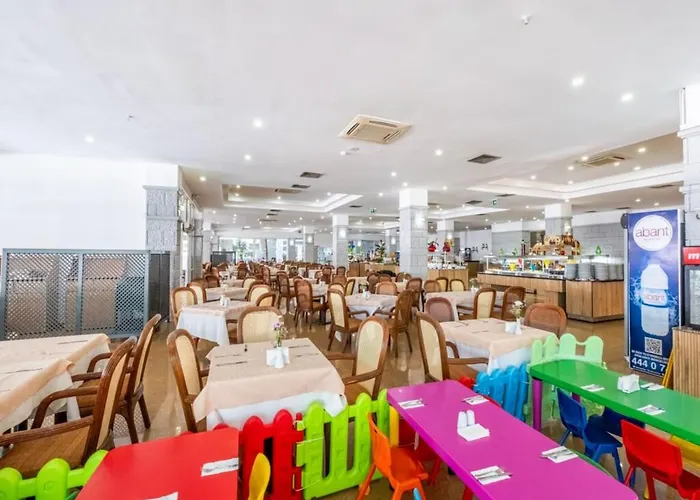 Hotel Queen's Park Göynük Kemer
