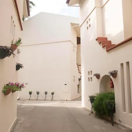 Queen's Park Goeynuek