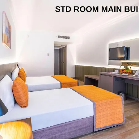 Queen's Park Goeynuek Szálloda