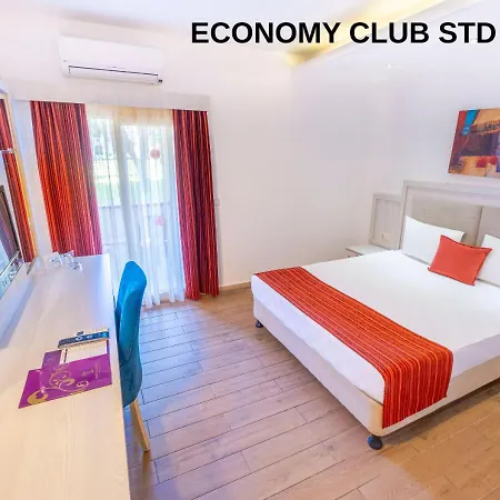 Queen's Park Goeynuek Szálloda 5*