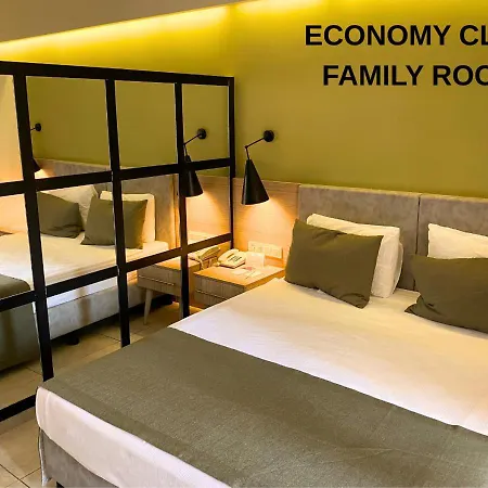 Hotell Queen's Park Goeynuek 5*