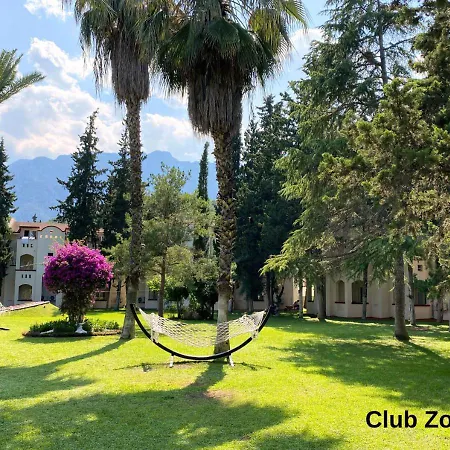 Queen's Park Goeynuek Ξενοδοχείο 5*