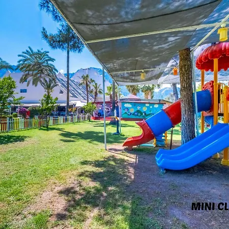 Ξενοδοχείο Queen's Park Goeynuek 5*