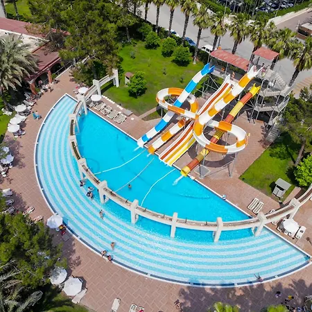 Queen's Park Goeynuek Hotell Kemer