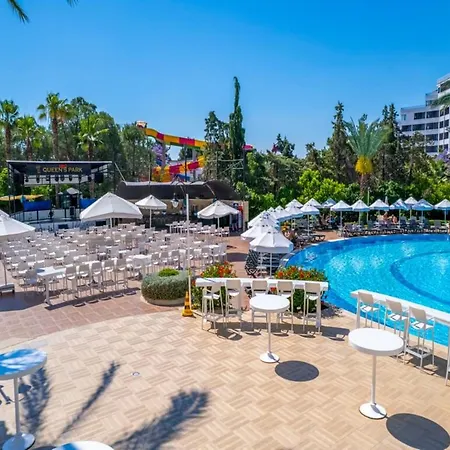 Queen's Park Goeynuek Ξενοδοχείο