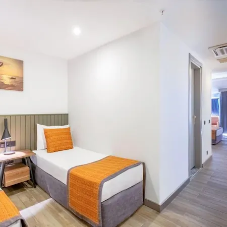 Queen's Park Goeynuek 5* Κεμέρ