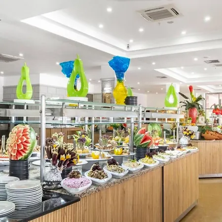 Queen's Park Goeynuek Ξενοδοχείο 5*