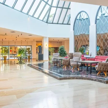 Queen's Park Goeynuek