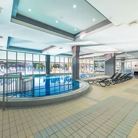 Queen's Park Goeynuek 5*