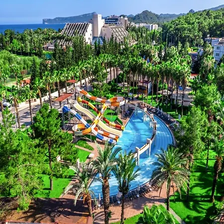 Queen's Park Goeynuek