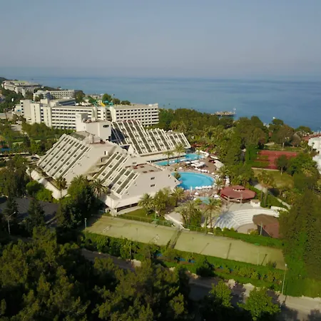 Queen's Park Goeynuek Kemer