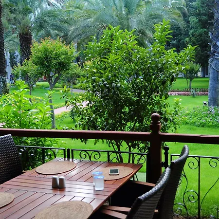 Queen's Park Goeynuek Szálloda Kemer