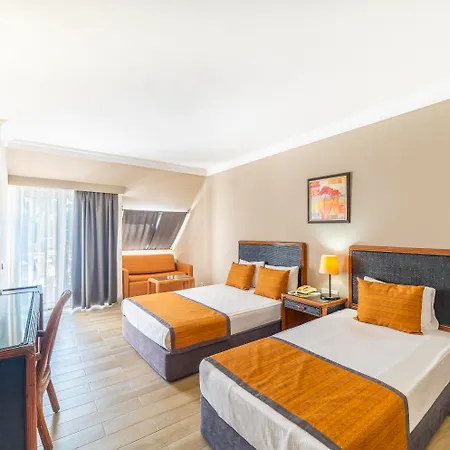 Queen's Park Göynük Otel